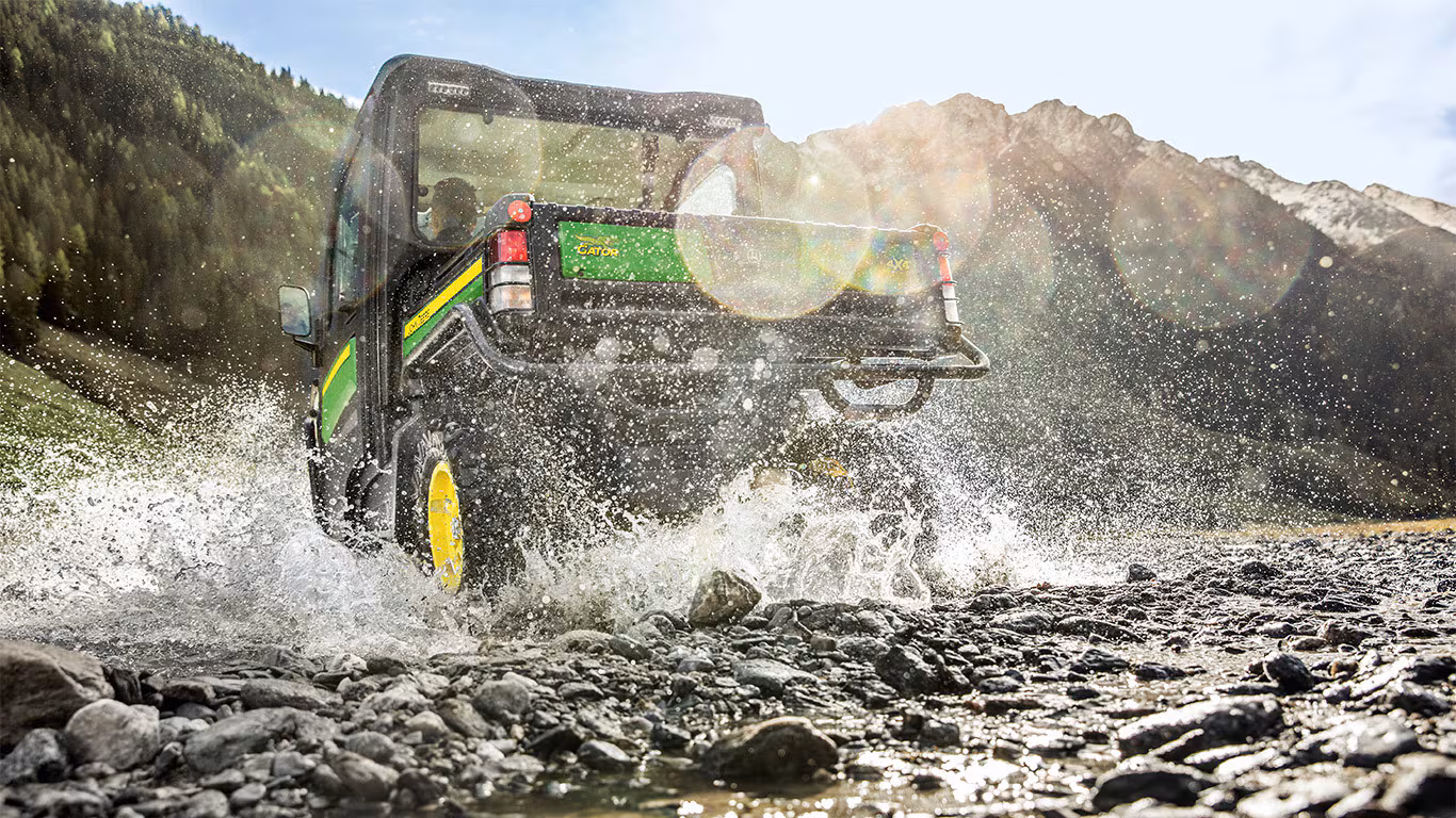 XUV865M Gator